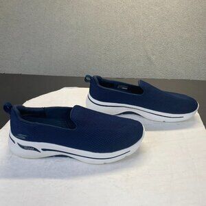 Woman's Sneakers Athletic Shoes SKECHERS Performance Go Walk Arch Fit,Size 9.5